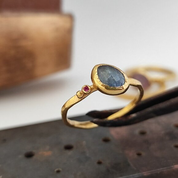 Moissanite ring. 14K yellow gold ring with Blue Moissanite & small Ruby. UNIQUE - Picture 4 of 14